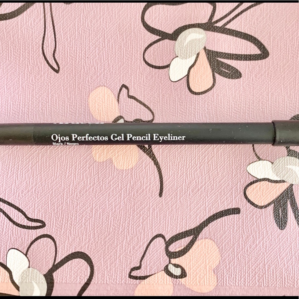 ❌SOLD.             $3/10 Araceli black eye liner